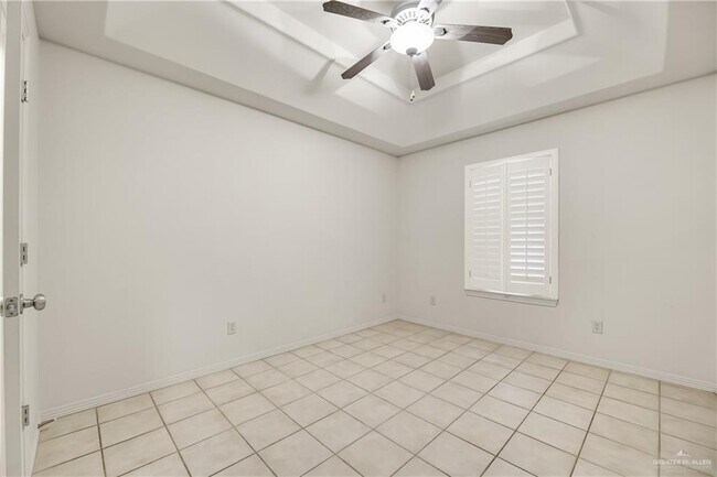 Building Photo - 15 Quamasia Ave