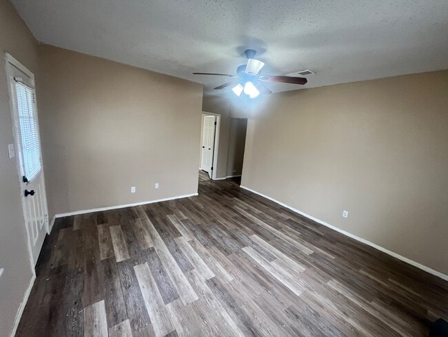 Building Photo - 119 S 5th St