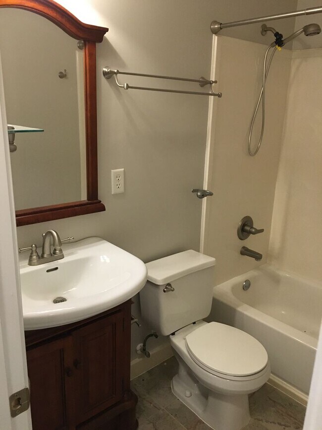 Building Photo - Ewing Place in Arlington! Pets are allowed, fees apply! Fenced in back yard!
