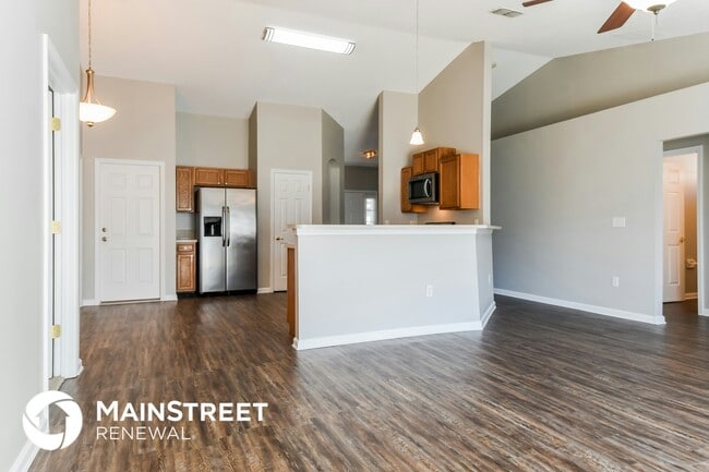 Building Photo - 6639 Leslie Oaks Ln