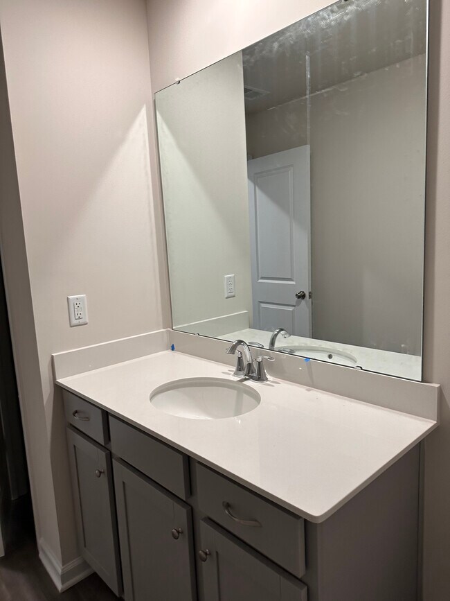 Building Photo - 12820 Canton Side Ave