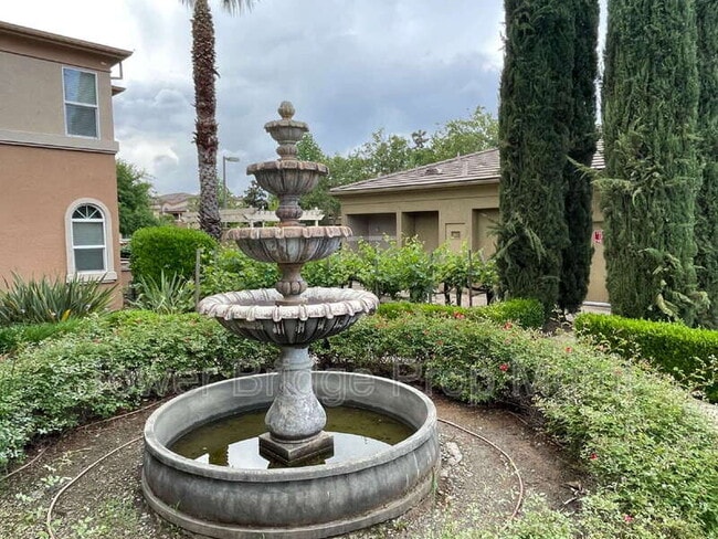 Building Photo - 1900 Danbrook Dr