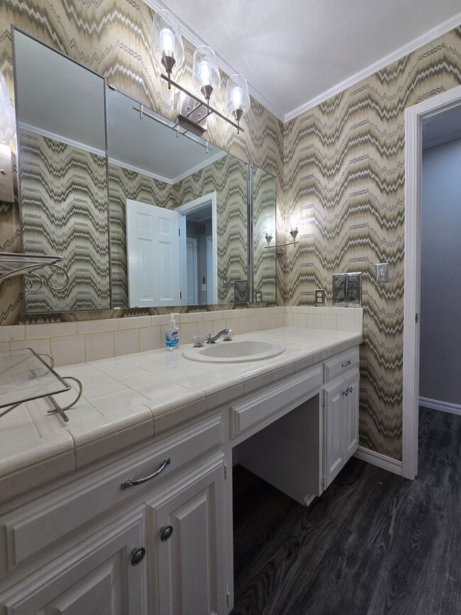 Building Photo - 3 Bedroom 2 Bath home in Shawnee!