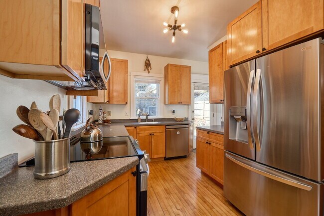 Building Photo - 4BR SW Minneapolis Rental w/EnSuite + Walk to Lake Harriet + April 1 Move-In + Pet Friendly