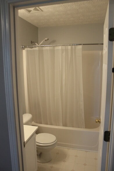 Master bath - 48 Timber Ridge Dr