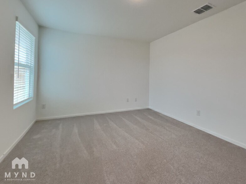 Building Photo - 415 Indian Blossom