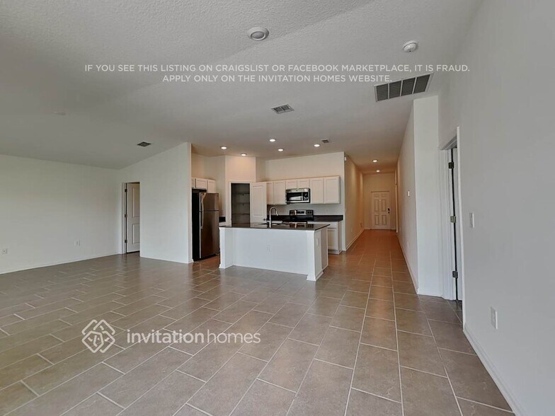 Building Photo - 3007 Blue Bonnet Ln