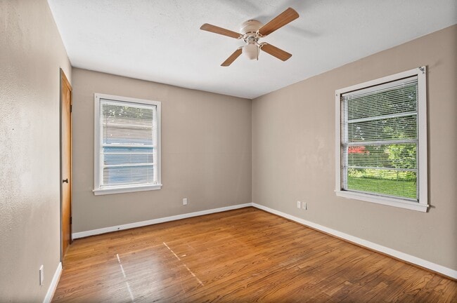 Building Photo - 5532 Meadow Creek Ln
