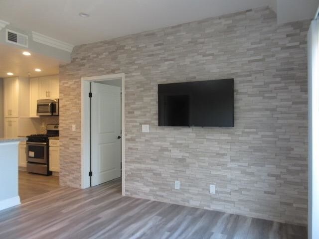 Building Photo - The Academy On Case