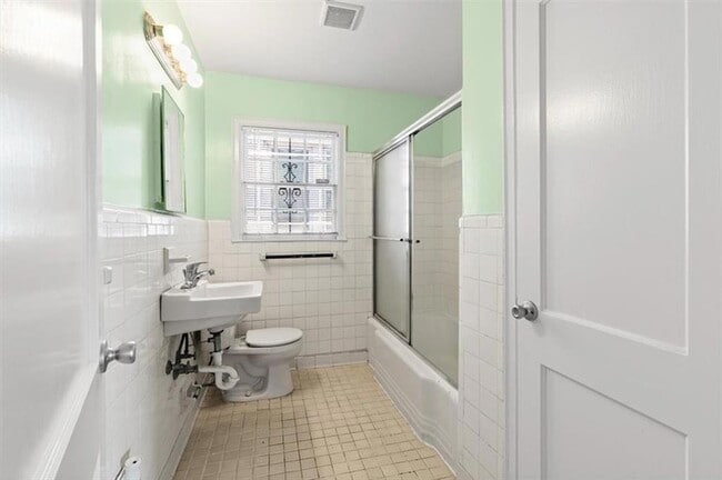 Building Photo - 449 10th St NW