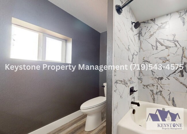 Building Photo - Stunning Rancher on the St Charles Mesa! 2...