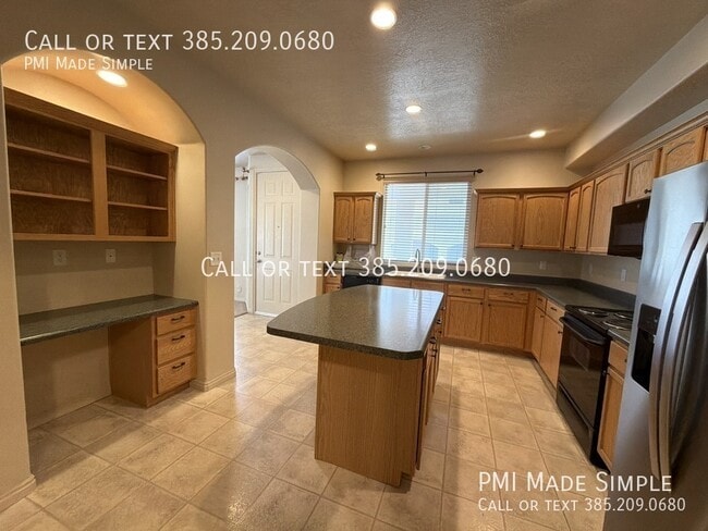 Building Photo - 2954 1310 W