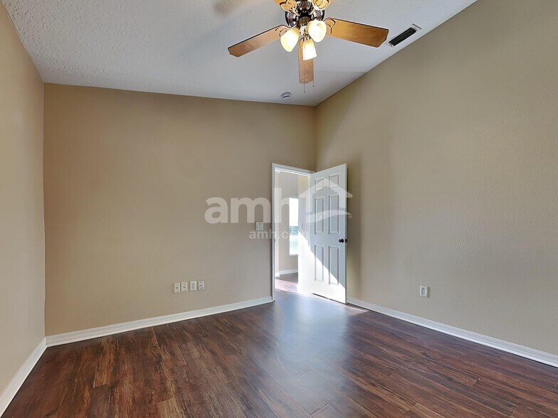 Building Photo - 1304 Emerald Hill Way