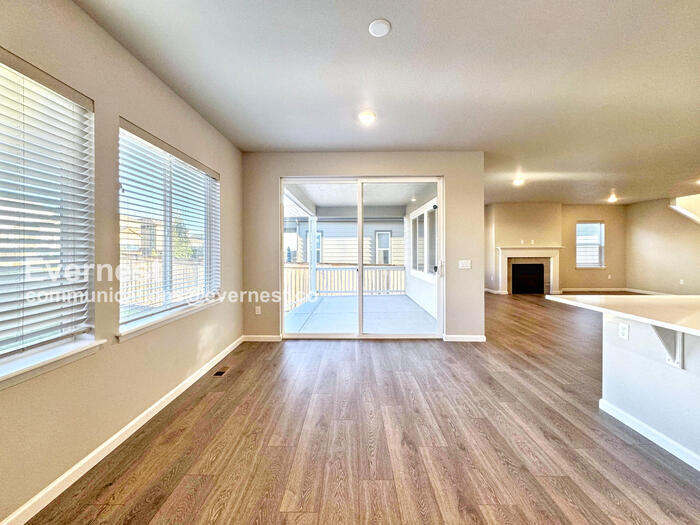 Building Photo - 10855 Hayloft St