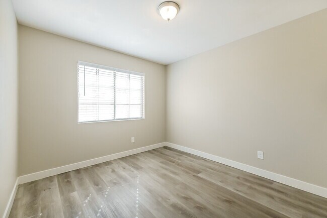 Building Photo - 1732 Blanchard Dr