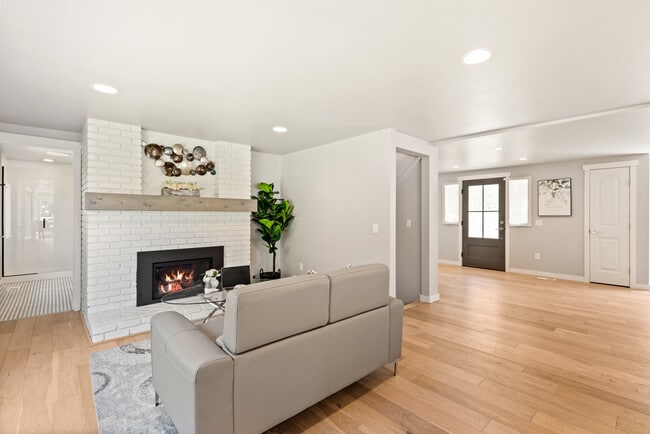 Building Photo - 6119 114th Ave NE