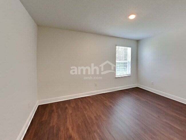 Building Photo - 27518 St Andrews Ave