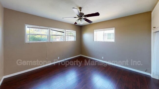 Building Photo - 5744 Mary Ln Dr