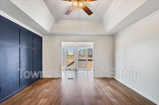 Building Photo - 695 Cedar Point