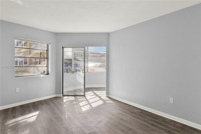 Building Photo - 18630 NE 18th Ave