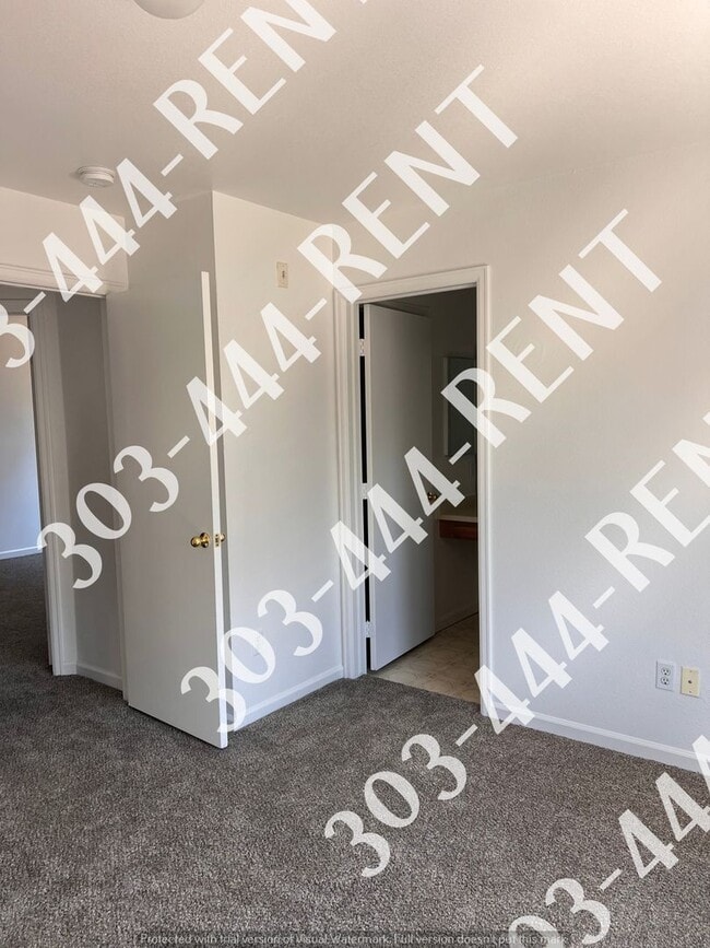 Building Photo - Single Family Ranch Style Home In Aurora!
