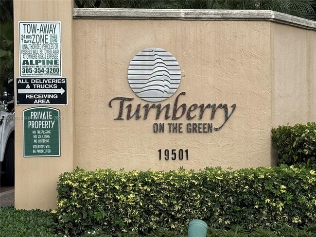 Building Photo - 19501 W Country Club Dr