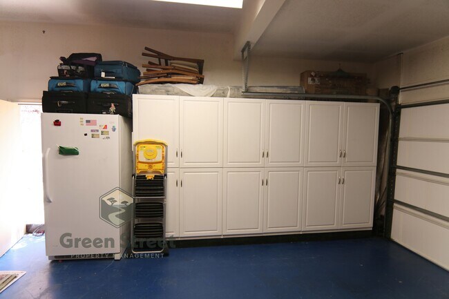 Building Photo - 2975 W.Evans Rd