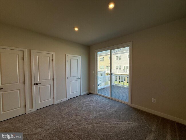 Building Photo - 4929 DUNHAVEN Dr