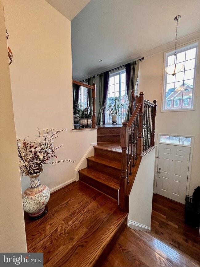 Building Photo - 42843 Edgegrove Heights Terrace