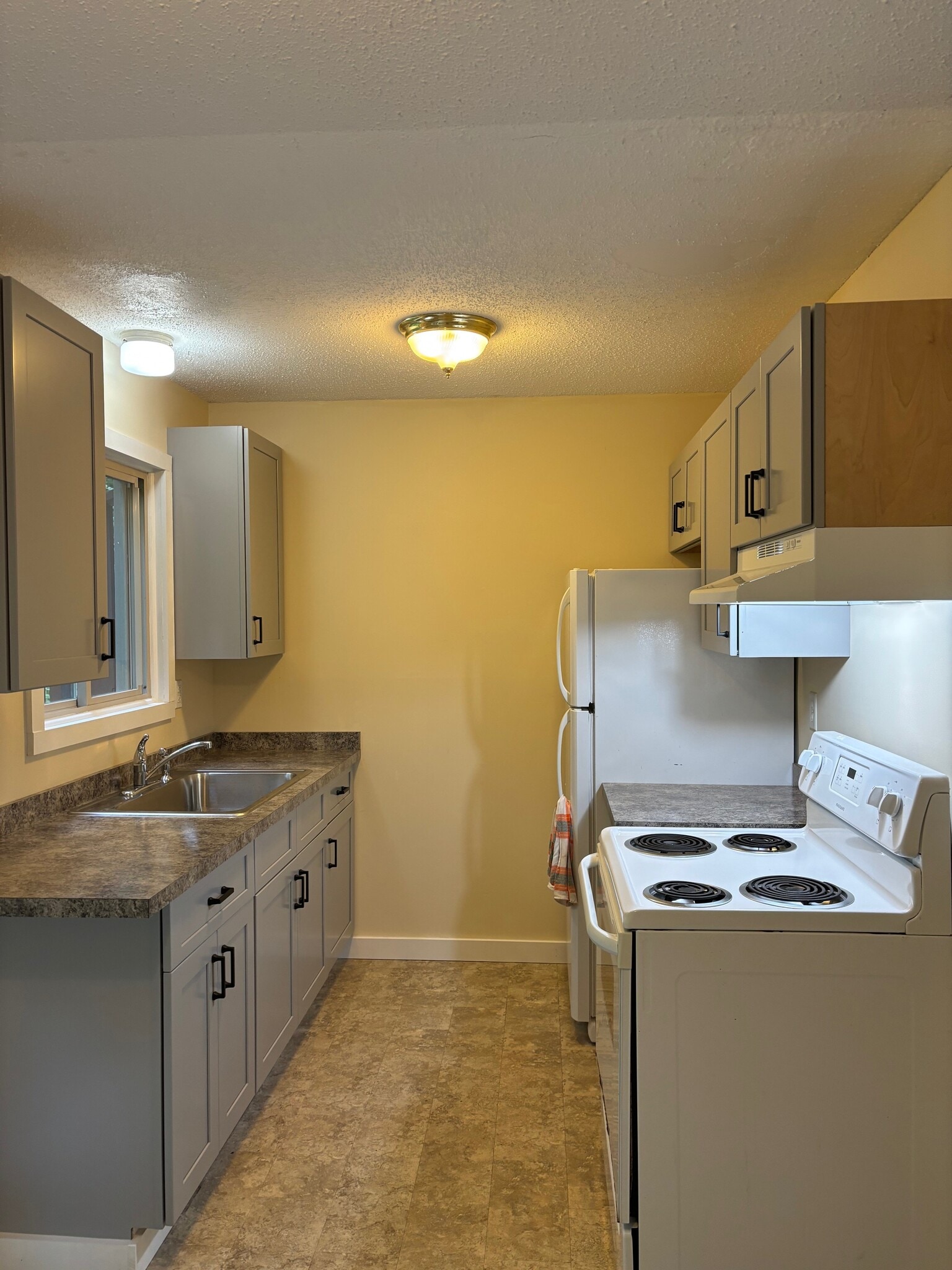 Kitchen - 309 Holy Cross Rd
