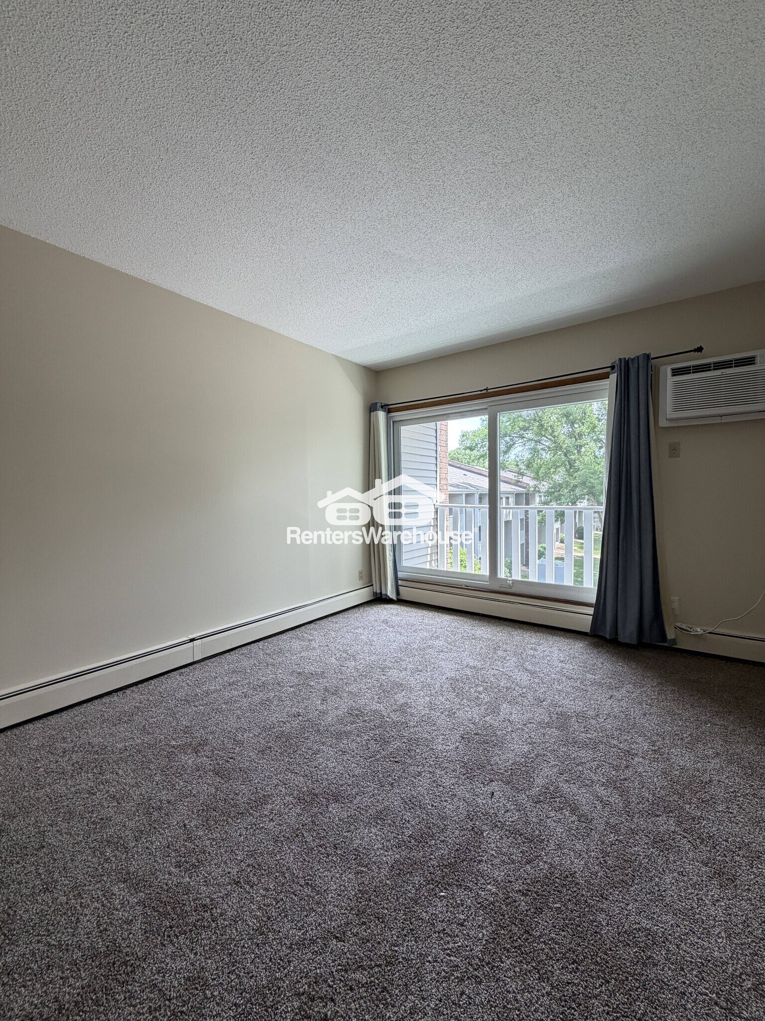 Building Photo - 1601 N Innsbruck Dr