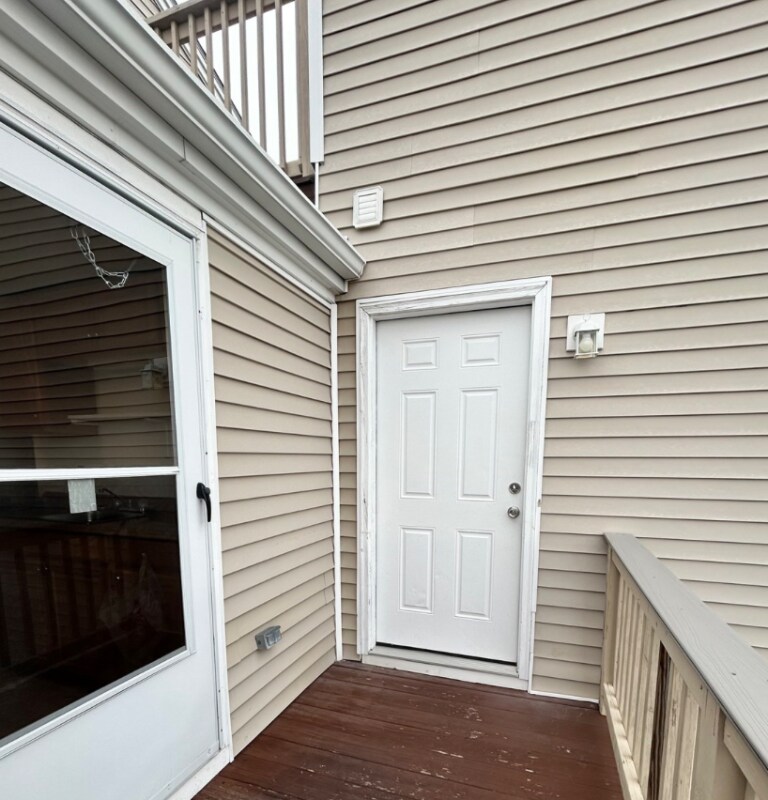 Building Photo - 67 Pleasant St