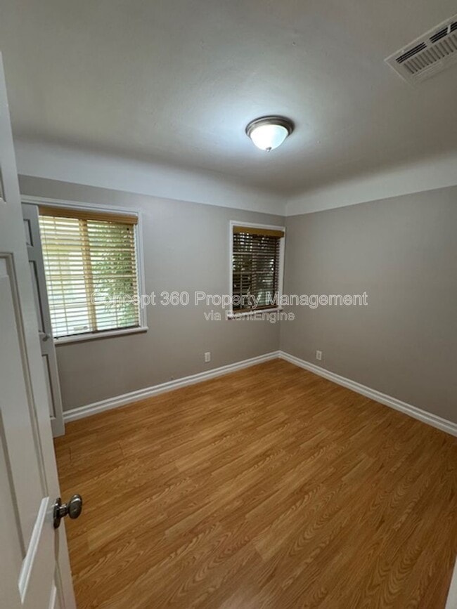 Building Photo - 17024 Crenshaw Blvd