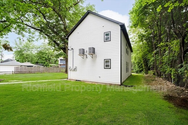 Building Photo - 821 Orange St