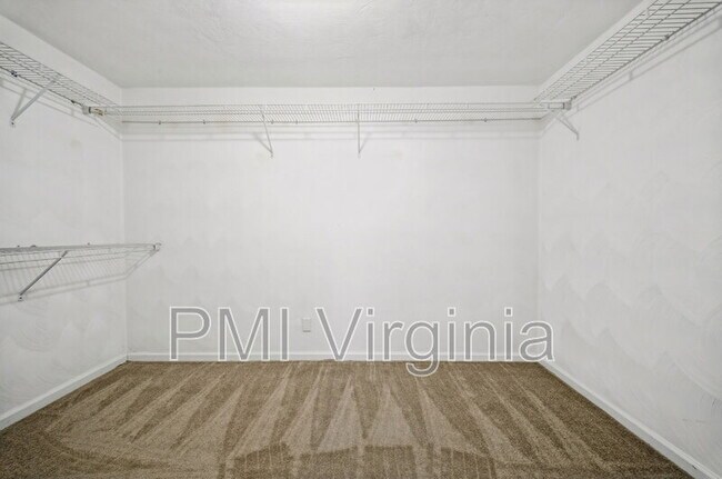 Building Photo - 5389 Susquehanna Dr
