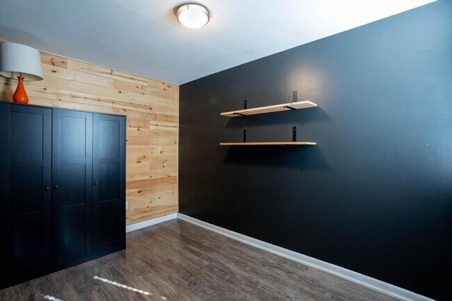 Building Photo - Gorgeous 2 Bedroom, 1.5 Bath Home in South Philly's LoMo Neighborhood