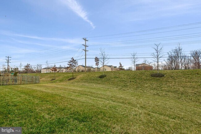 Building Photo - 25495 Woodbine Farm Dr