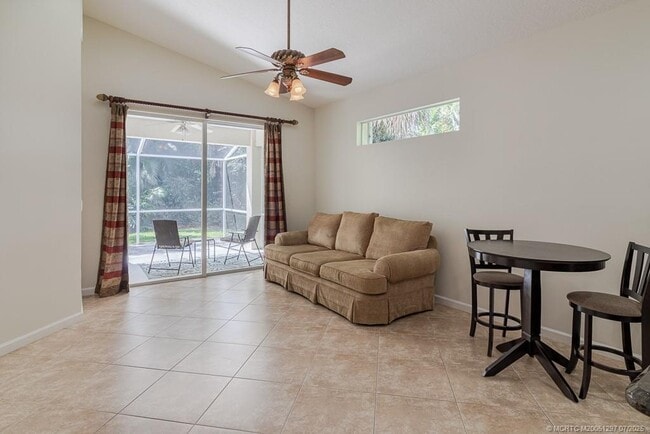 Primary Photo - 1446 SE Tidewater Pl