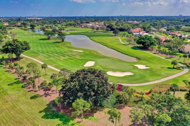 Building Photo - 5390 Woodland Lakes Dr