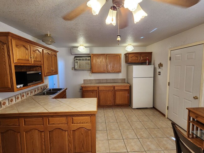 Building Photo - 1 bedroom Casita for rent