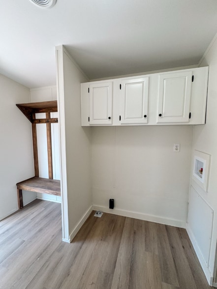 Building Photo - 512 Rock Creek Rd