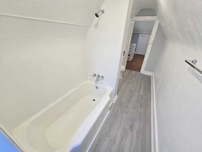 Building Photo - 3504 Chesapeake Blvd