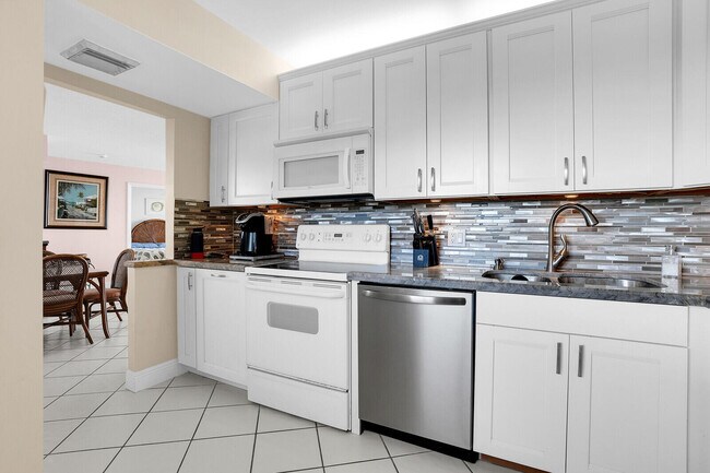 Building Photo - 100 Ocean Trail Way