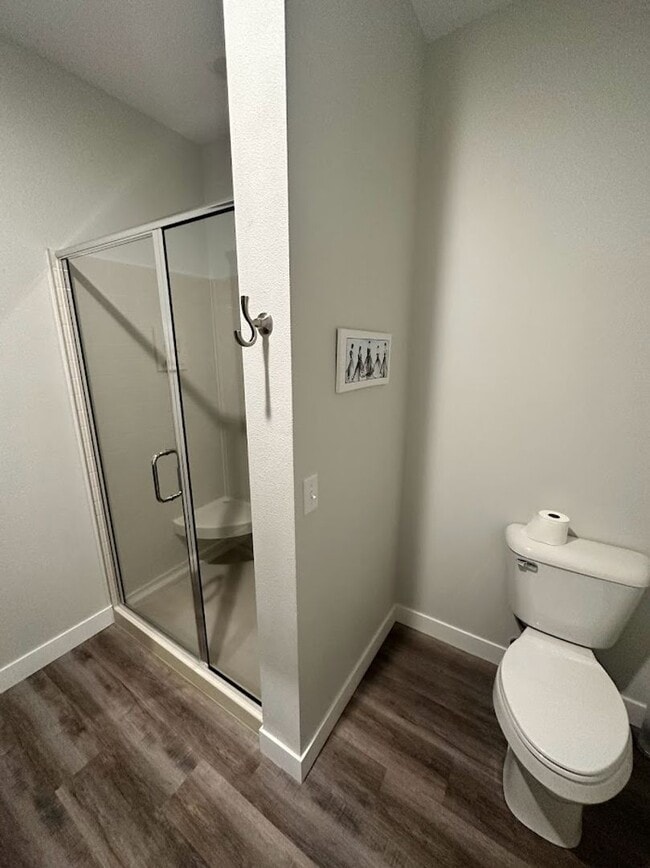 Building Photo - LAKE VIEW- 3 Bedroom Condo