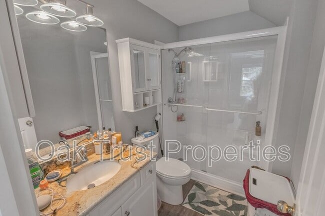 Building Photo - 9041 Maple Grove Dr