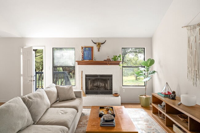 Building Photo - 614 Canyon Rim Dr
