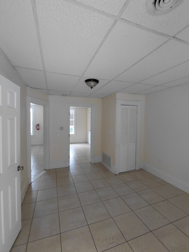 Building Photo - Riverview Apartments