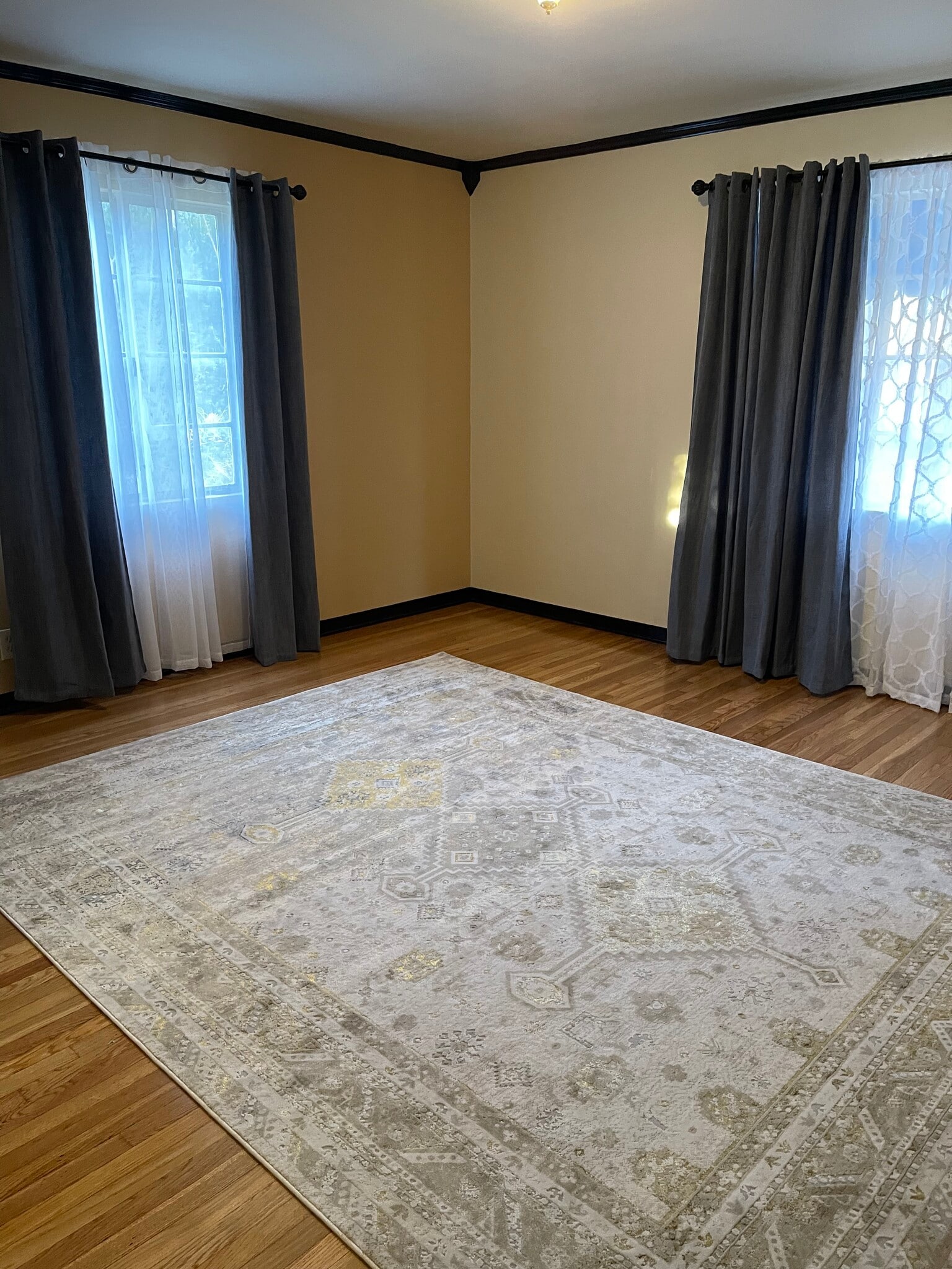 Building Photo - 1431 1/2 N Allen Ave