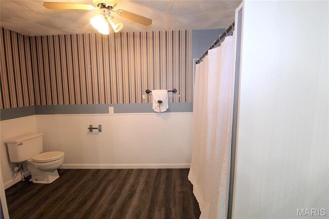 Building Photo - 413 N Center St