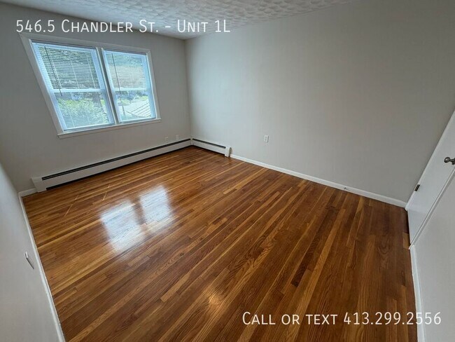 Building Photo - 546.5 Chandler St